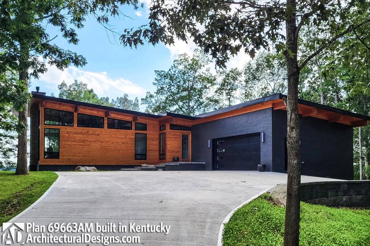 Sleek 3-Bedroom Modern House Plan, photo 3 of 3