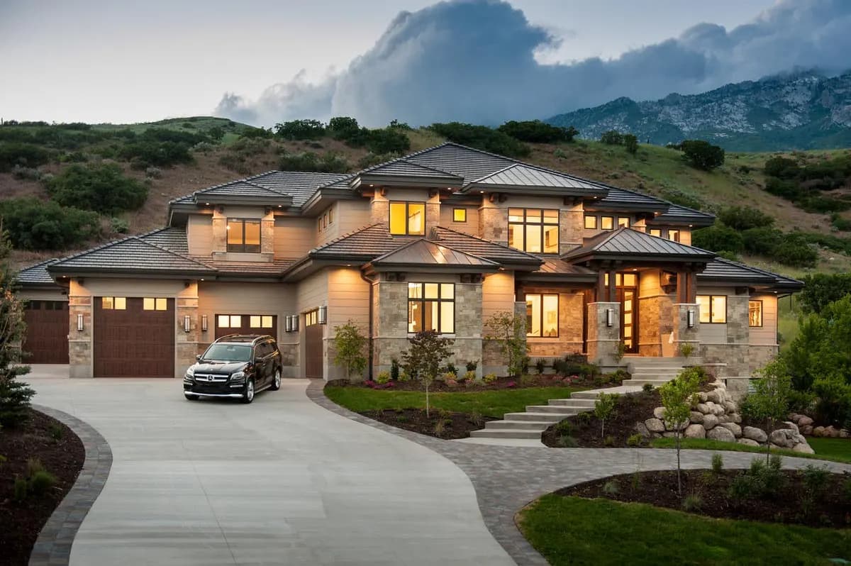 Spacious 4-Bedroom Modern Home Plan, photo 3 of 6