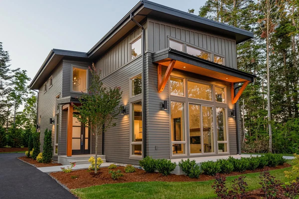 Splendid Contemporary House Plan with Detached Garage, photo 1 of 6