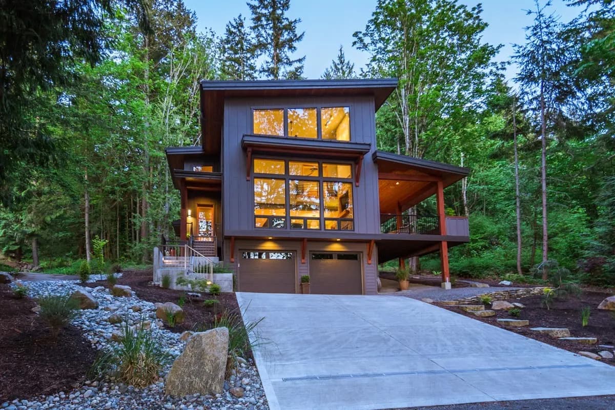 Splendid Contemporary House Plan with Drive-Under Garage, photo 6 of 6