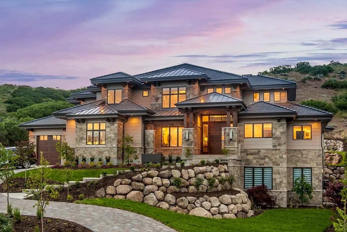 Spacious 4-Bedroom Modern Home Plan, photo 1 of 6